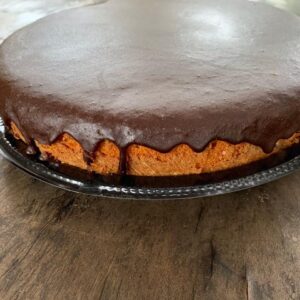 Bolo de Cenoura com calda de chocolate durinha